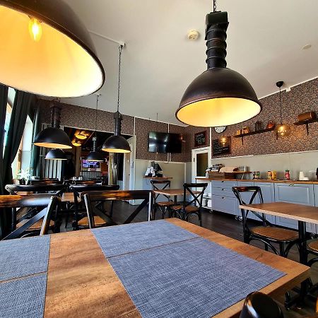 Dala-Jaerna Hotell Och Vandrarhem Bagian luar foto