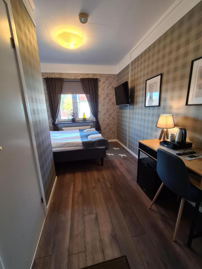Dala-Jaerna Hotell Och Vandrarhem Bagian luar foto