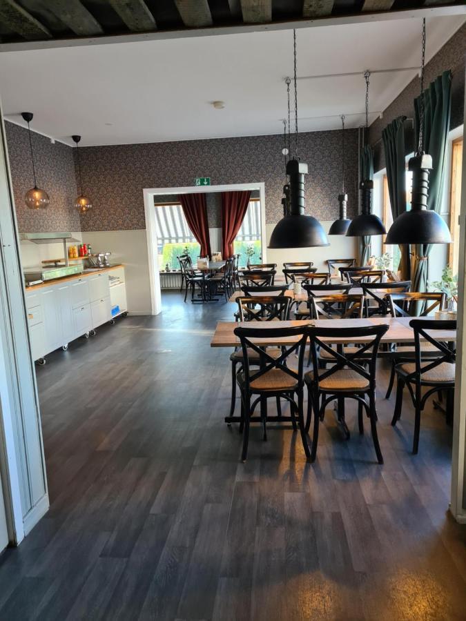 Dala-Jaerna Hotell Och Vandrarhem Bagian luar foto