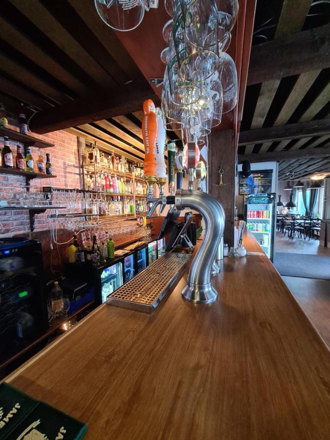 Dala-Jaerna Hotell Och Vandrarhem Bagian luar foto