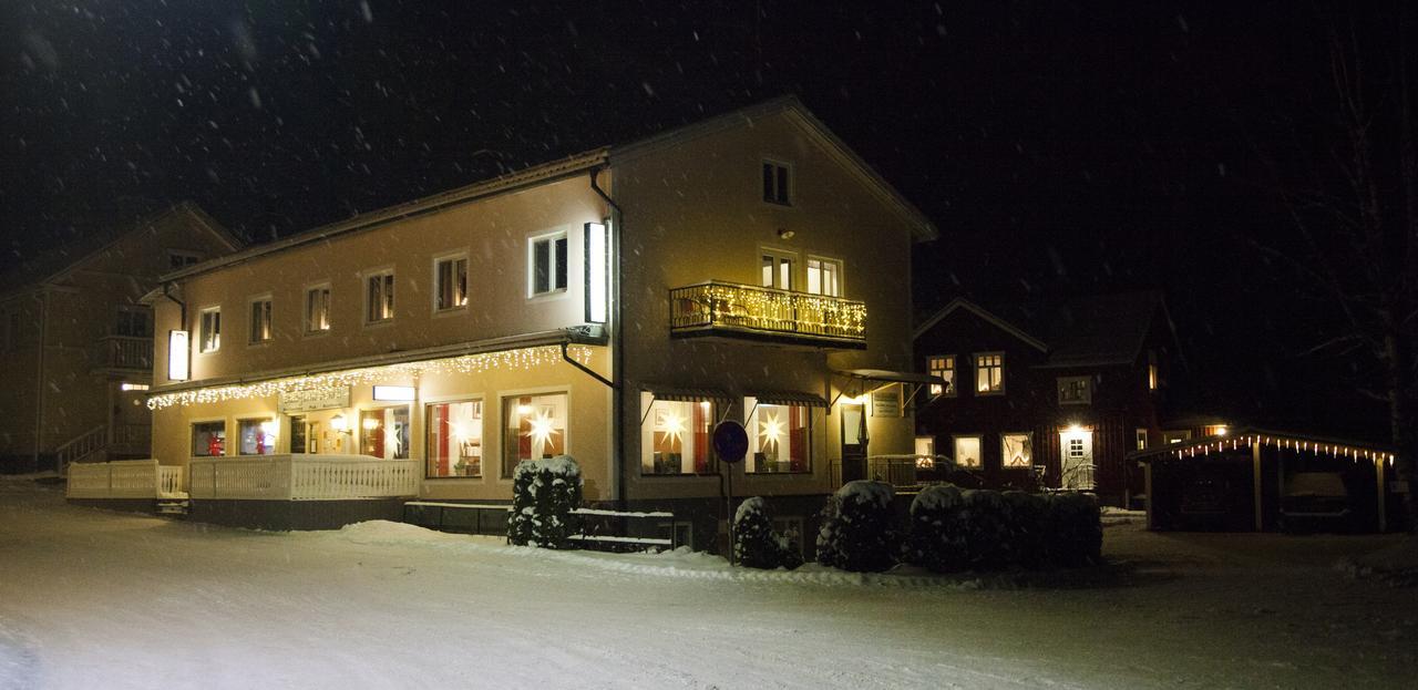 Dala-Jaerna Hotell Och Vandrarhem Bagian luar foto